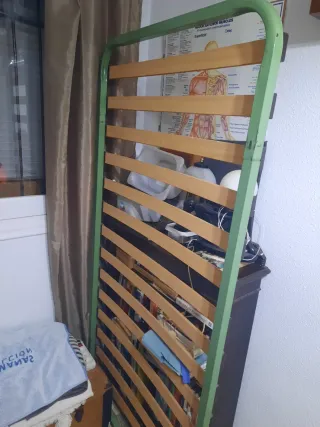 Cama somier metálico y madera