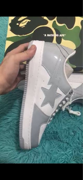 Zapatillas Bape Sta Grises y Blancas