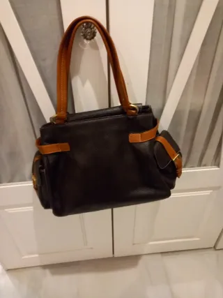 Bolso de piel marrón