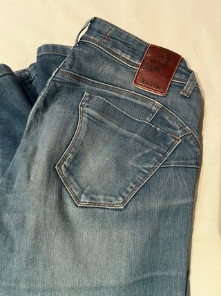 Lote 2 Vaqueros Salsa Talla 40