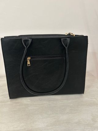 Bolso Tote Negro con Detalles Dorados