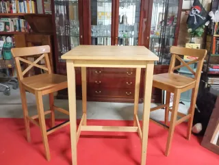 Tavolo alto in legno Ikea