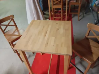 Tavolo alto in legno Ikea