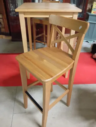 Tavolo alto in legno Ikea