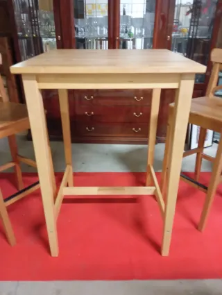 Tavolo alto in legno Ikea