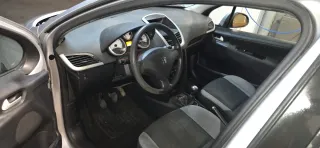 Peugeot 207 2006