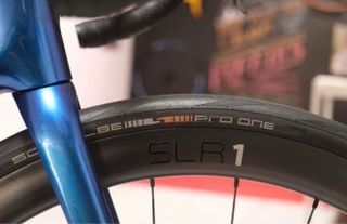 Giant TCR Ultegra Di2 con potenciometro