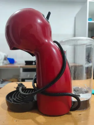 Cafetera de Cápsulas Roja