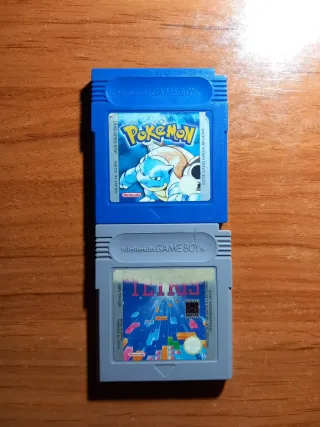 2 Juegos Game Boy: Tetris y Pokémon Azul