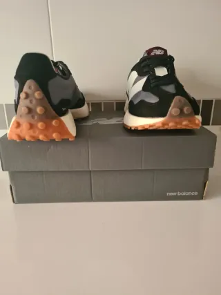 Zapatillas NUEVAS New Balance 327 Negro Gris Blanc