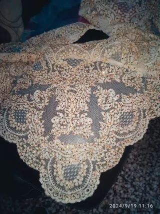 Manteletas falleras bordadas