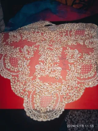 Manteletas falleras bordadas