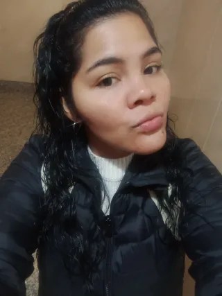 cuidadora de personas mayores, niñera y canguro.