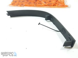 Moldura der. parachoques trasero Alfa Romeo 75 (19