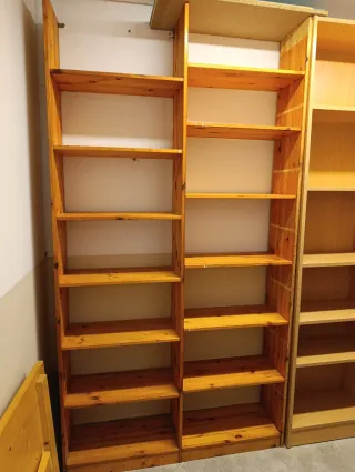 Estanterías de madera