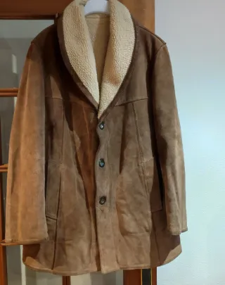 Parka de hombre de piel vuelta marrón con borregui