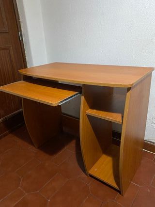 Secretaria, escrivaninha, mesa de trabalho/estudo.