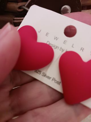 Pendientes de corazones y plata nuevos sin estrena
