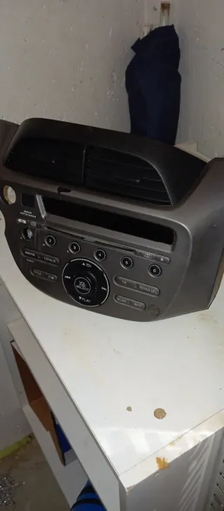 Autorradio original honda jazz 2010 .