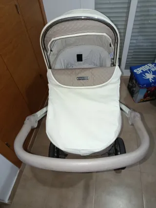 Vendo carro para bebes está como nuevo poco uso