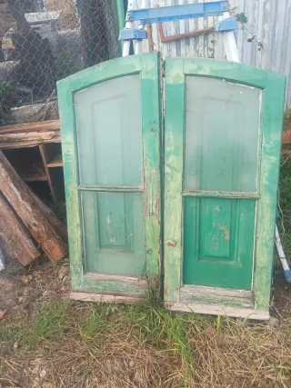 Antigua ventana de madera