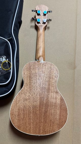 Ukulele soprano Martisan 21 + accesorios