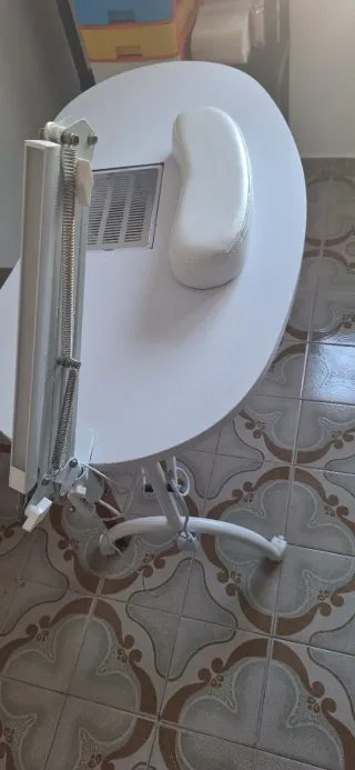 Mesa manicura plegable con aspirador