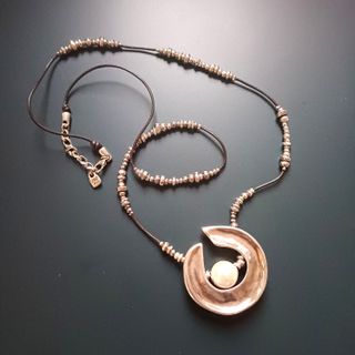 UNOde50–Collar con espectacular colgante con perla