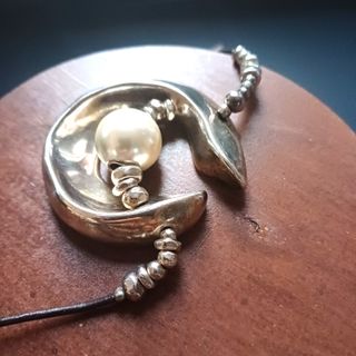 UNOde50–Collar con espectacular colgante con perla