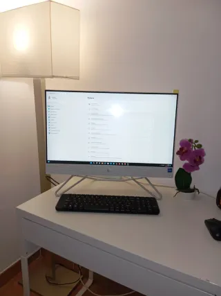 HP All-in-One i3 8GB 512GB