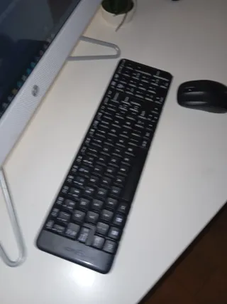 HP All-in-One i3 8GB 512GB