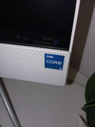 HP All-in-One i3 8GB 512GB