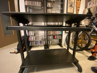 Mesa Ordenador Negra con Baldas