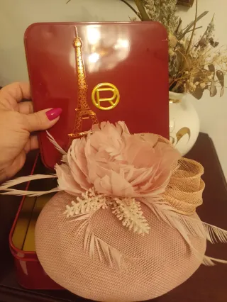 Tocado rosa con plumas - Elegante