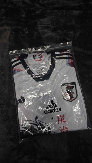 Camiseta Adidas Tanjiro Kimetsu no Yaiba Japón XXL