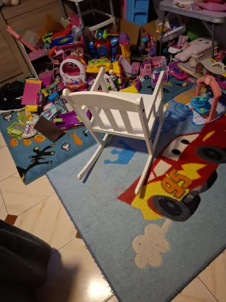 Mecedora infantil blanca