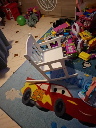 Mecedora infantil blanca