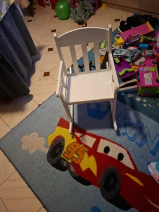 Mecedora infantil blanca