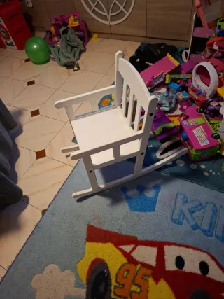 Mecedora infantil blanca