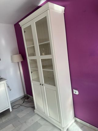 Vitrina acristalada madera y cristal Ikea