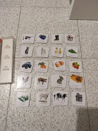 Libro de la granja con tarjetas memoria