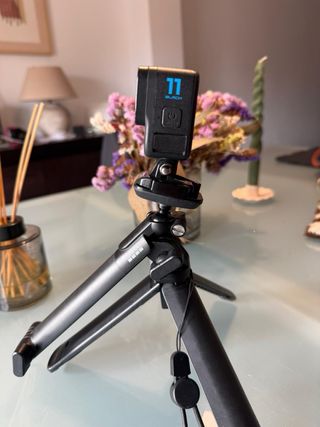 GoPro Fotocamera Nera con Treppiede