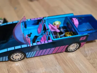 Muñecas LOL OMG con coche