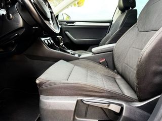 Skoda Superb Combi 2.0 TDI 150 CV DSG Style con NAVEGADOR, BLUETOOTH...