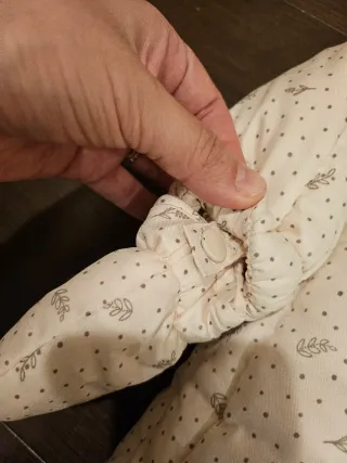 Buzo floral con capucha 3-6 meses