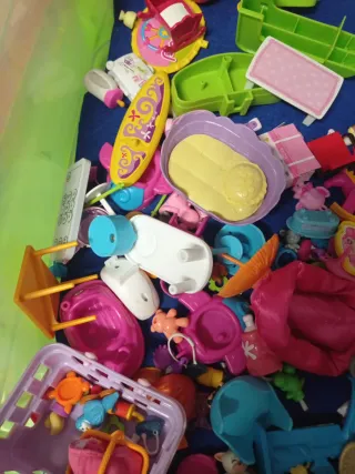 Lote Pinypon: Casa, yate, caravana y Muñecas