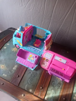 Lote Pinypon: Casa, yate, caravana y Muñecas