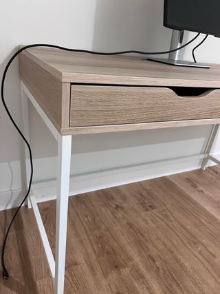 Escritorio Ikea Madera y Metal