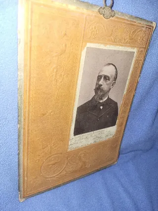 Retrato antiguo enmarcado