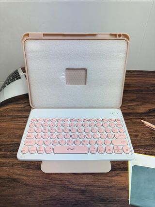 Funda con Tecladopara iPad 10 /  iPad 2022 (10,9”)